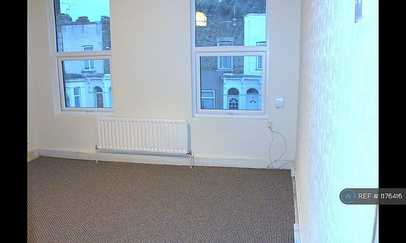 2 Bedroom House In V...
