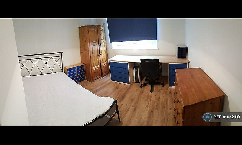 4 Bedroom House In Y...