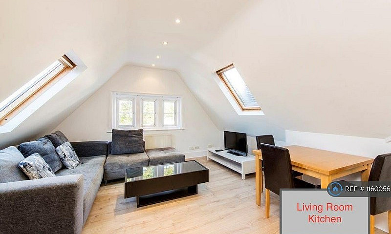 2 Bedroom Flat In Fr...