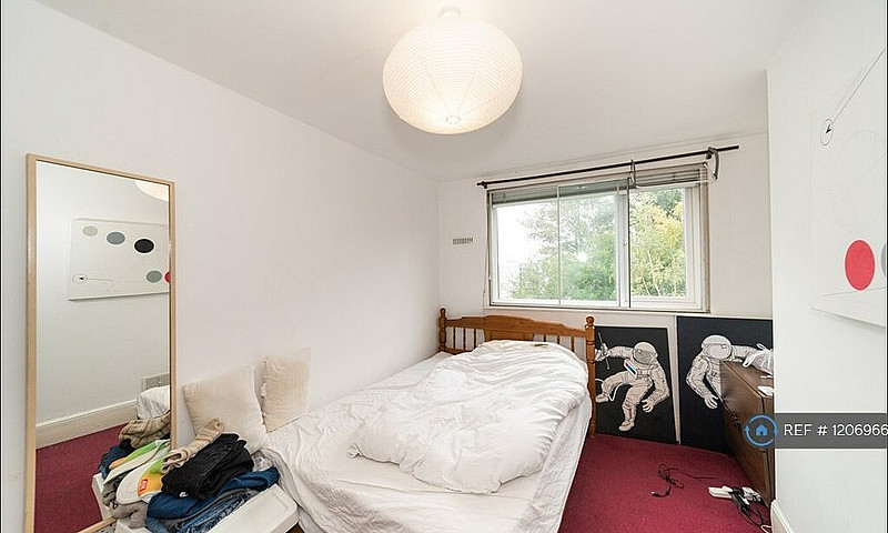 2 Bedroom Flat In Ca...