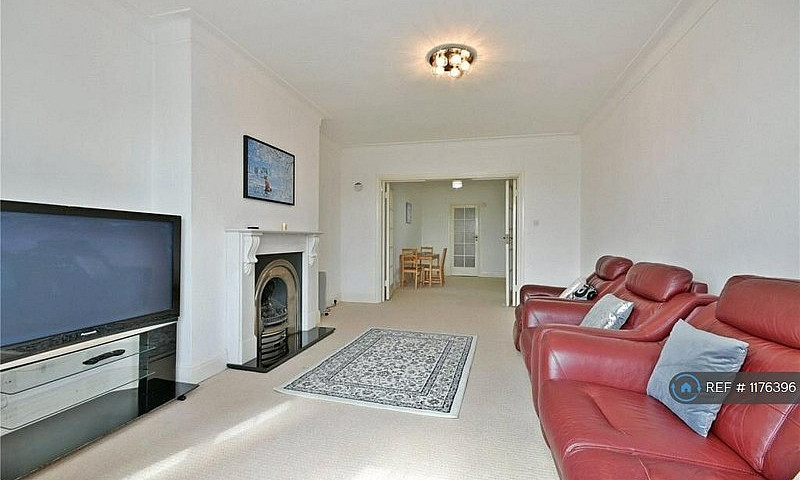 2 Bedroom Flat In Ve...