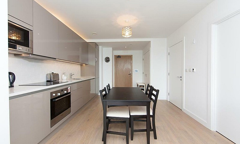 1 Bedroom Flat In Ma...