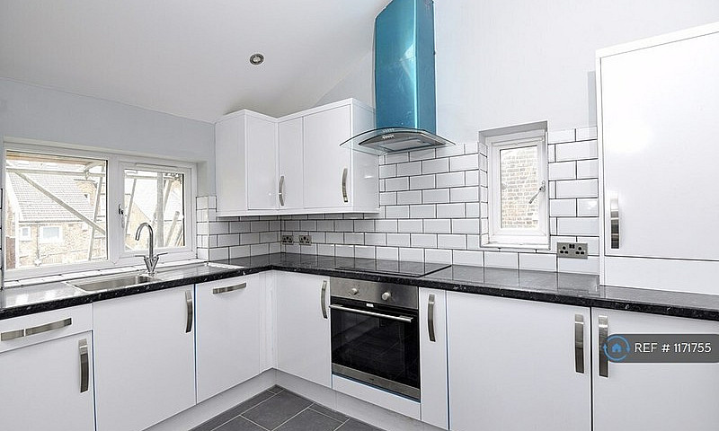 2 Bedroom Flat In Da...