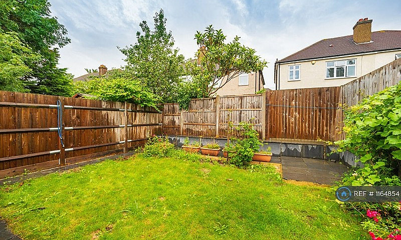 3 Bedroom House In N...