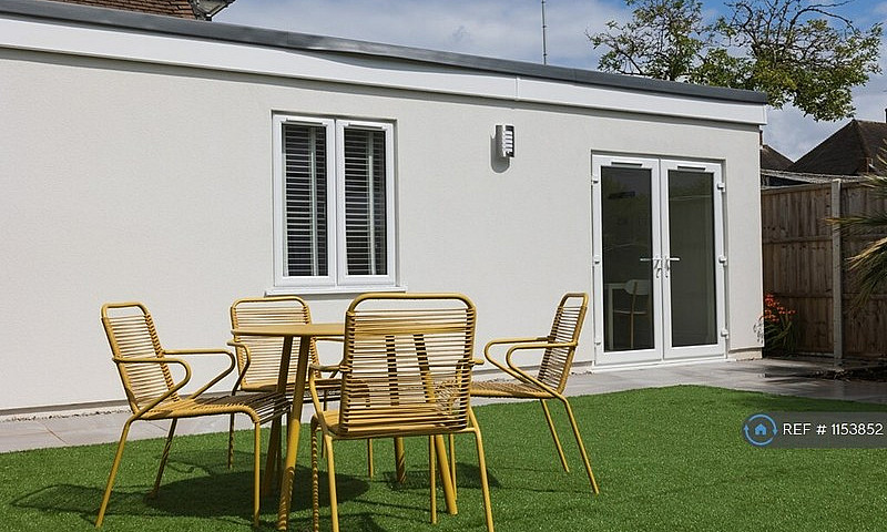 Studio Flat In Hazel...