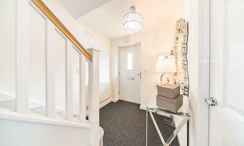 2 Bedroom House In B...