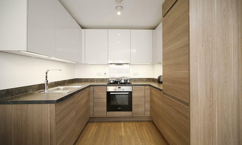 1 Bedroom Flat In Ro...
