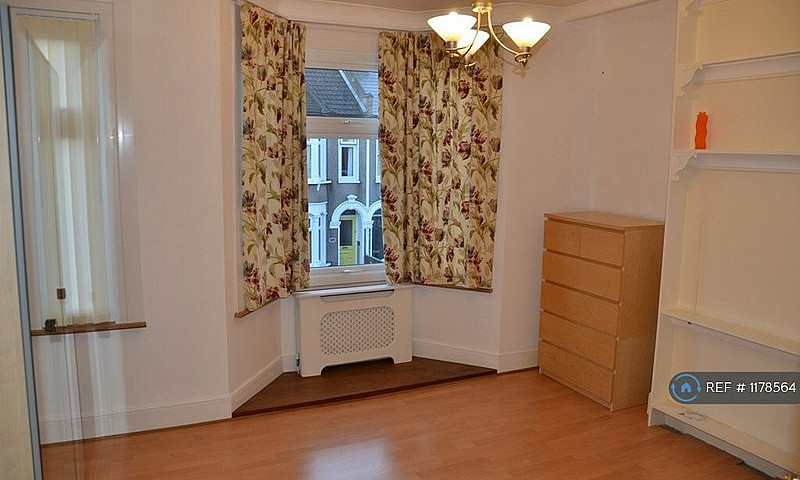 3 Bedroom House In F...