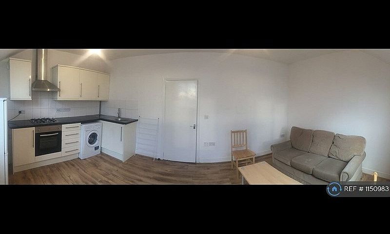 1 Bedroom Flat In Wa...
