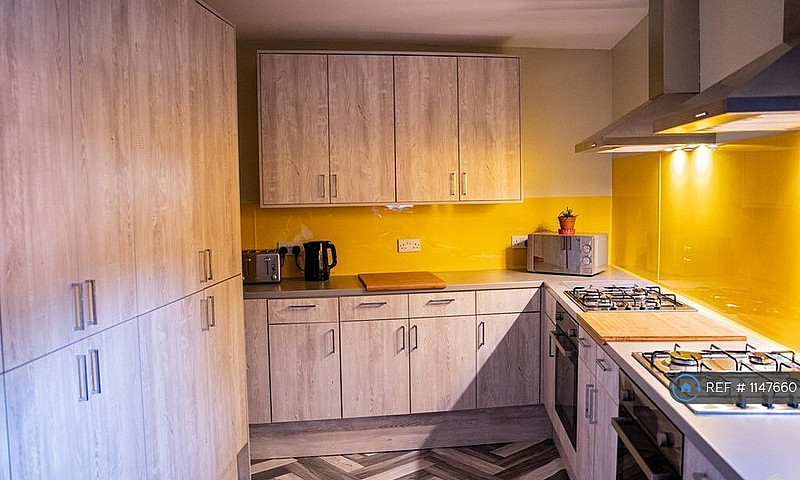 1 Bedroom In Station...