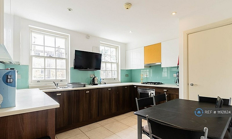 3 Bedroom House In M...