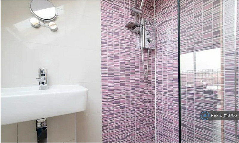 1 Bedroom Flat In Wo...