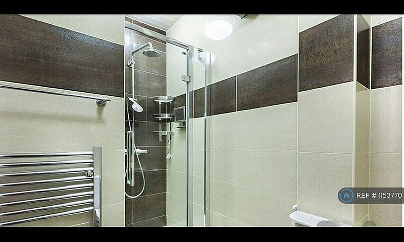 2 Bedroom Flat In No...