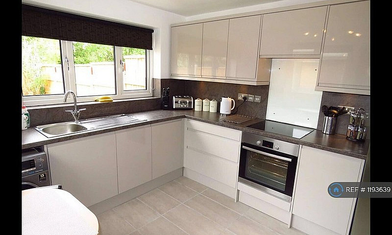 1 Bedroom In Arlesco...