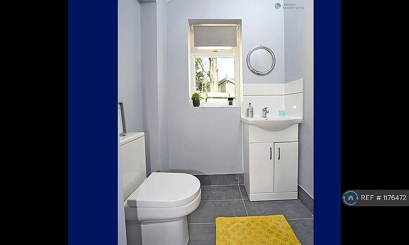 2 Bedroom House In L...