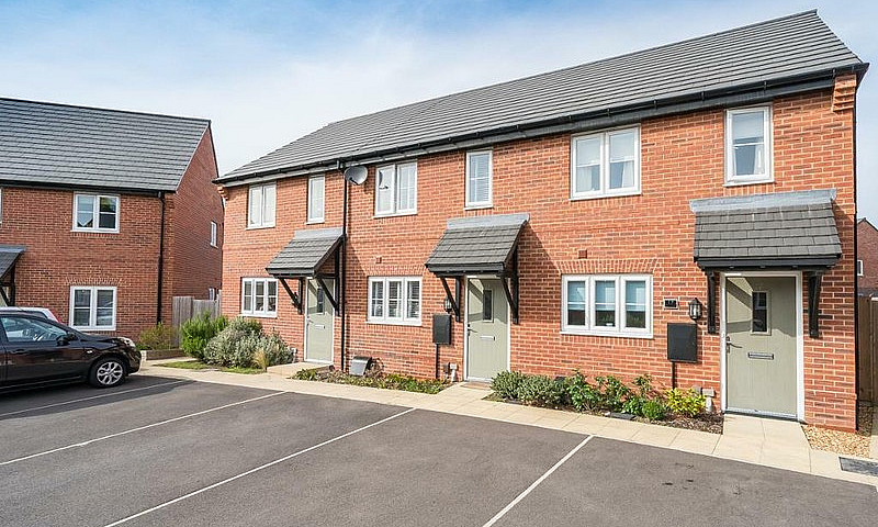 2 Bedroom House In B...