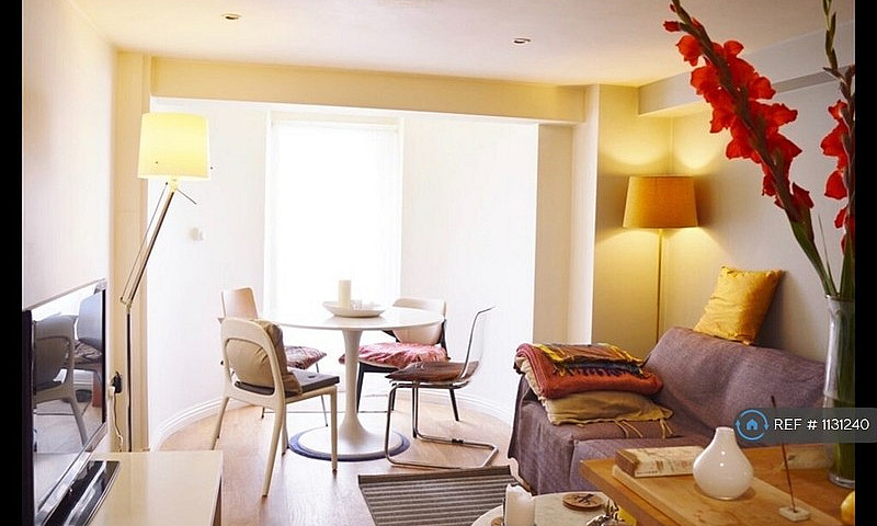 1 Bedroom Flat In Ha...