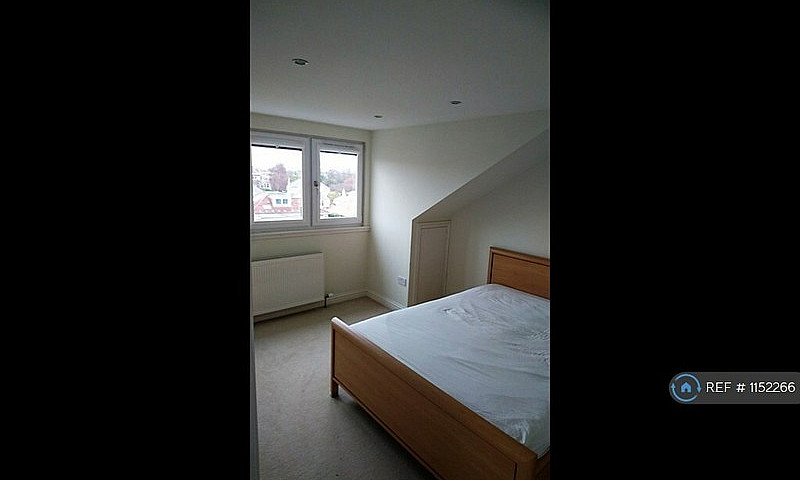 4 Bedroom Flat In Qu...