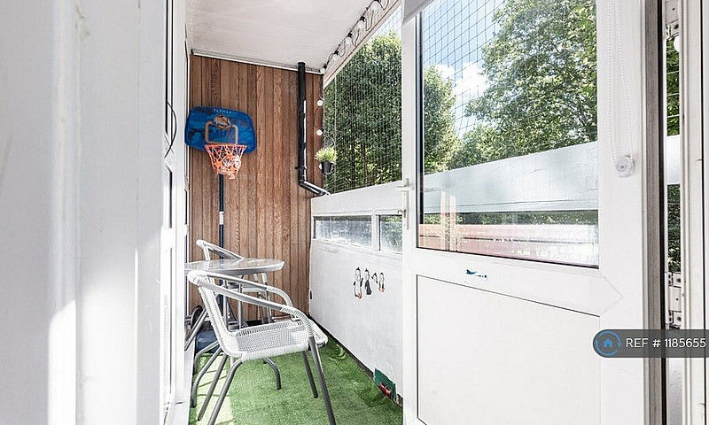 3 Bedroom Flat In Tr...