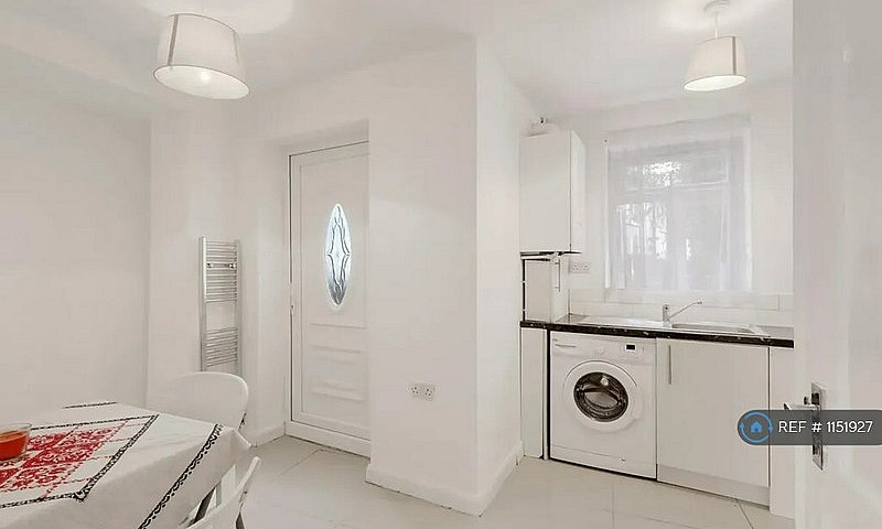 3 Bedroom House In B...