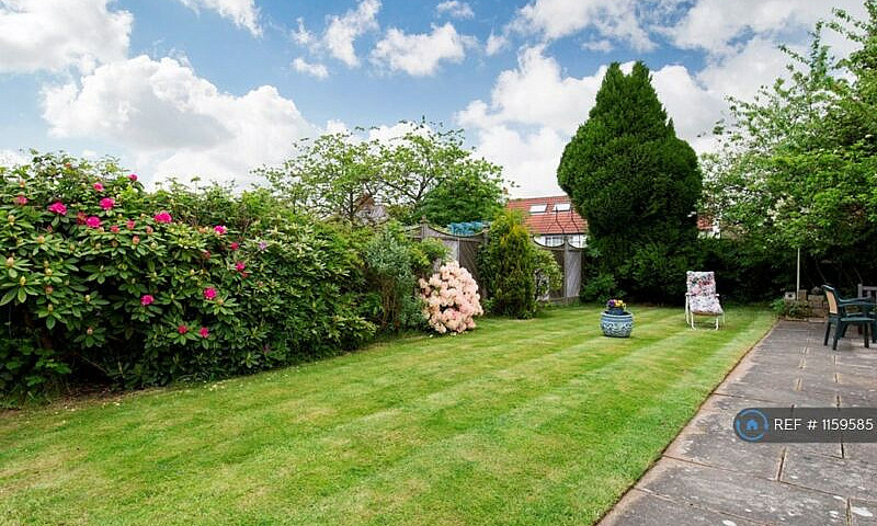1 Bedroom In Fairway...