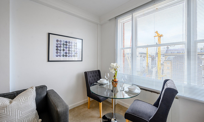Studio Flat In Hill ...