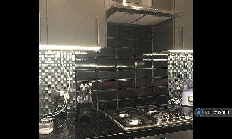 1 Bedroom In Century...