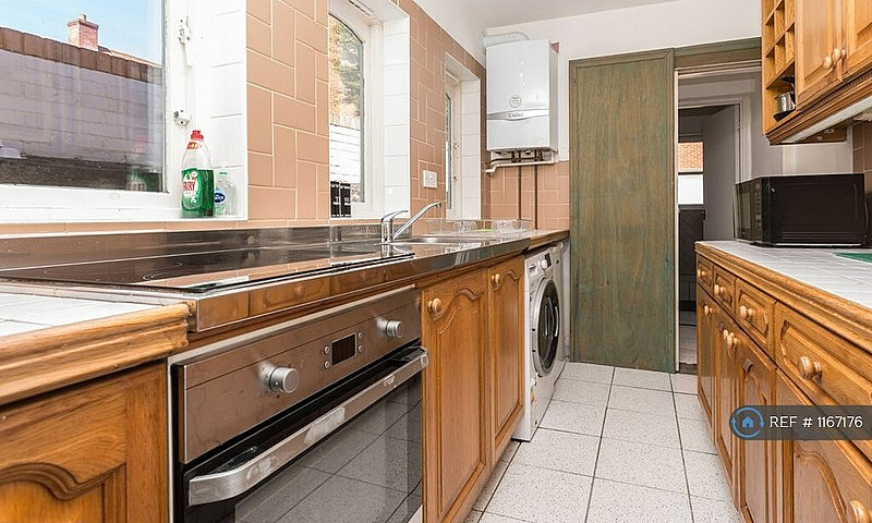 4 Bedroom House In H...