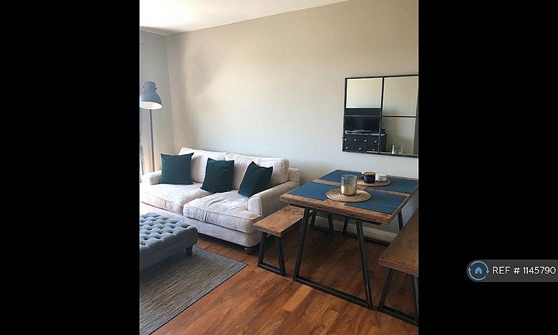 2 Bedroom Flat In Ac...