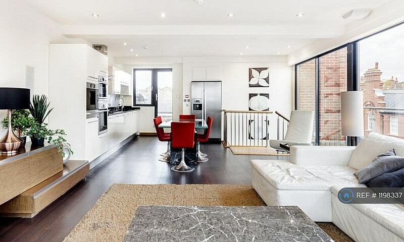 3 Bedroom Flat In Re...