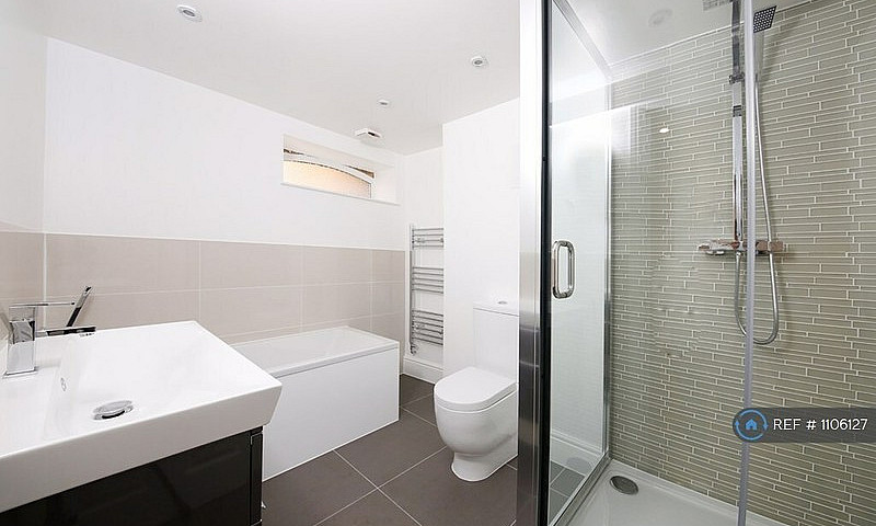 3 Bedroom Flat In Ca...
