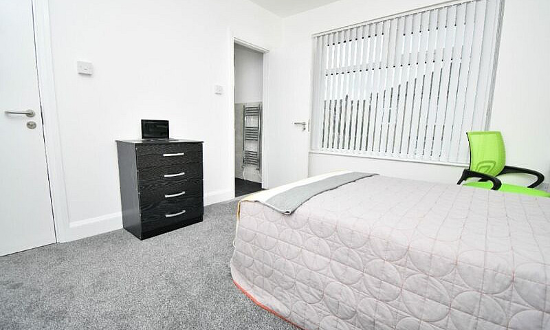 Newly Refurbished 4 ...