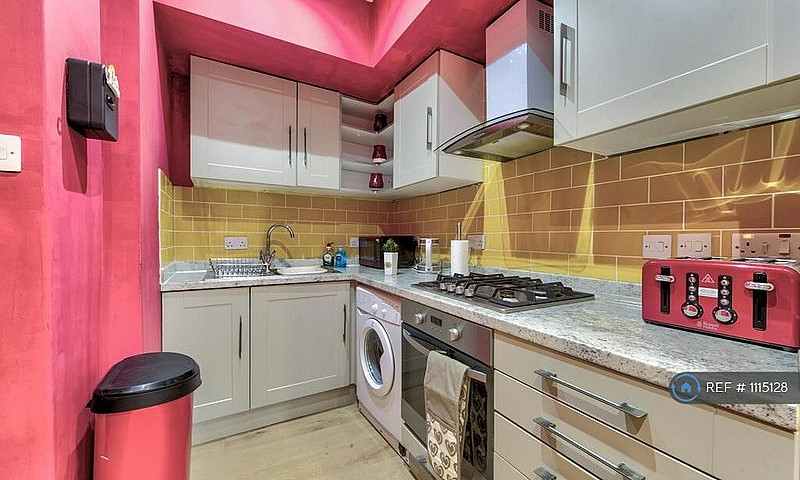2 Bedroom Flat In Dr...