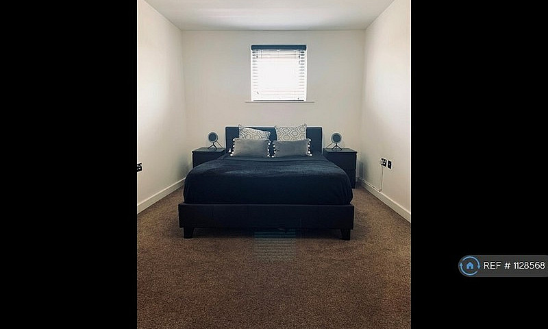 2 Bedroom Flat In Sa...