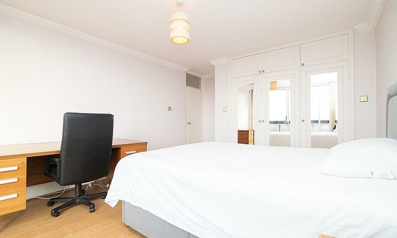 3 Bedroom Flat In We...