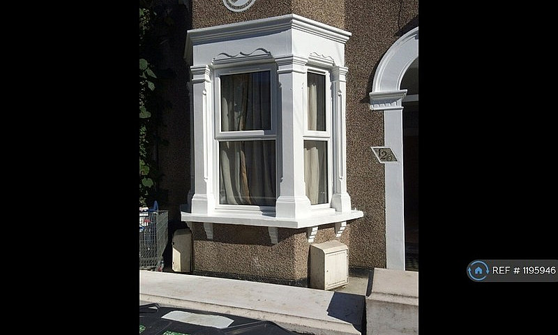 1 Bedroom Flat In Ca...