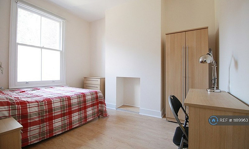 3 Bedroom Flat In Be...