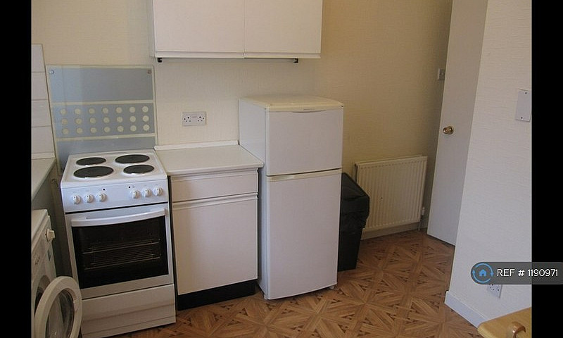 1 Bedroom Flat In Ba...
