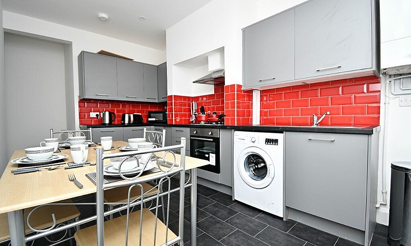 Newly Refurbished 4 ...
