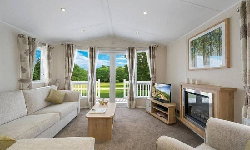 2 Bed Holiday Home I...