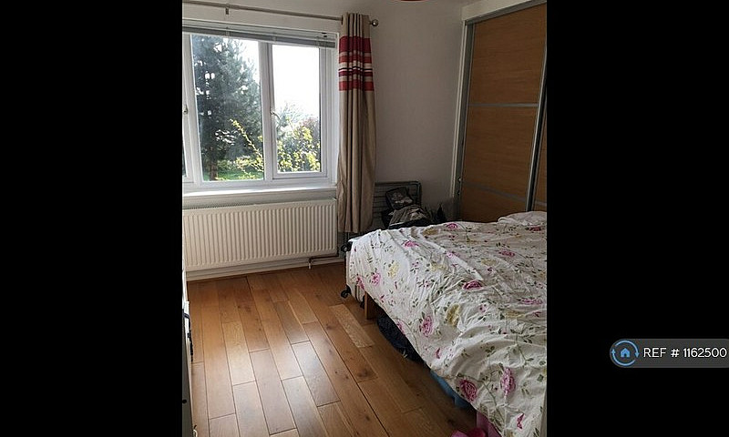 2 Bedroom Flat In Va...