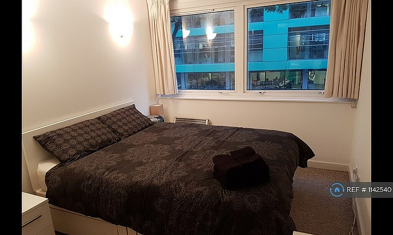 2 Bedroom Flat In Fi...