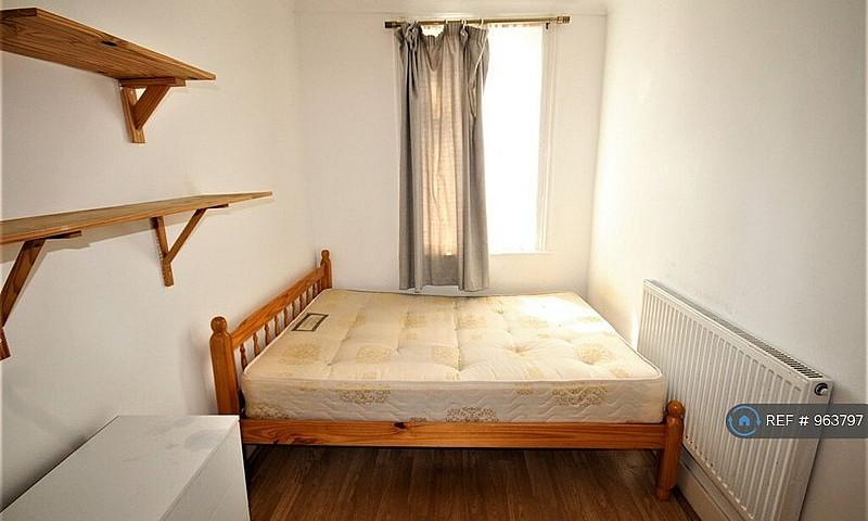 4 Bedroom House In H...
