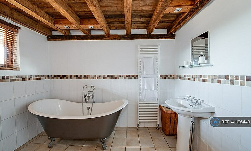 1 Bedroom House In T...