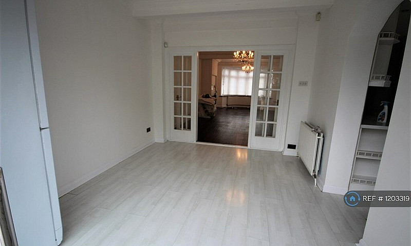4 Bedroom House In W...
