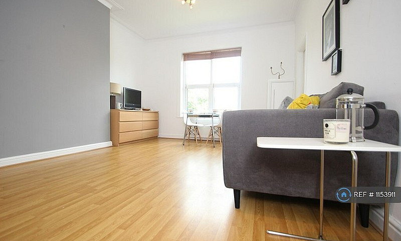 1 Bedroom Flat In Ro...