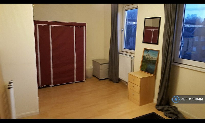 3 Bedroom Flat In Se...