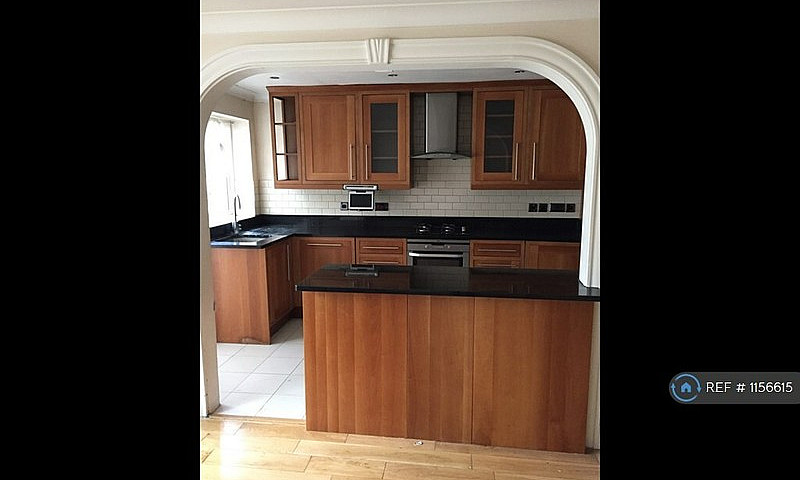 4 Bedroom House In W...