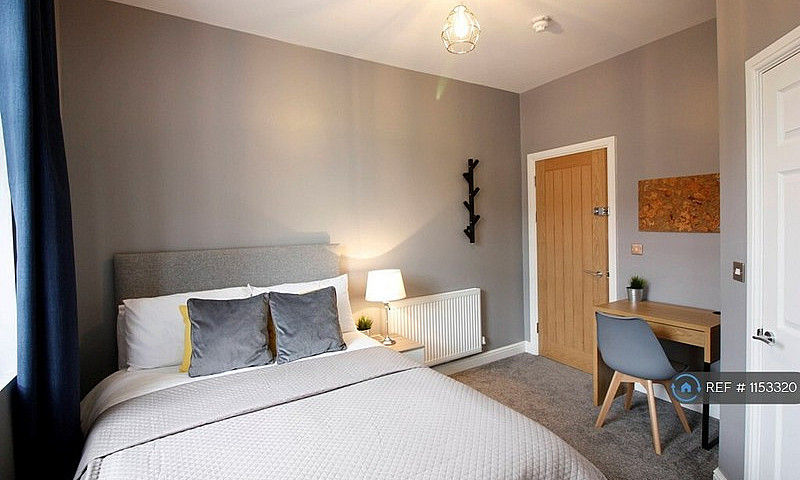 1 Bedroom In High St...