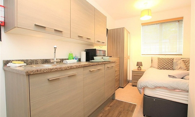 Spacious Studio/Beds...